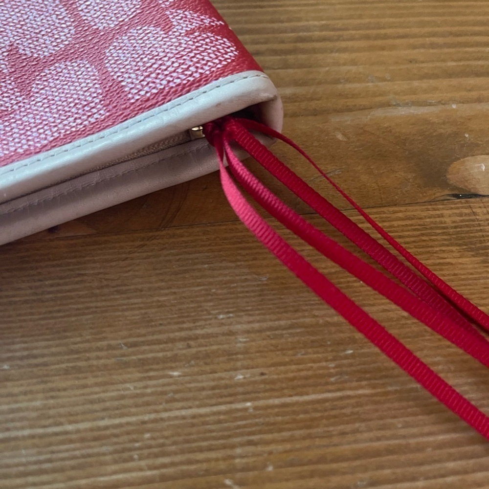 Kate Spade Red Heart Design Tablet sleeve - Picture 3 of 6